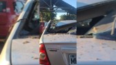Caminhão que transportava casa se envolve em acidente e deixa um homem gravemente ferido