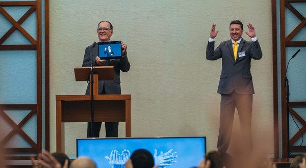 A primeira Bíblia completa em língua brasileira de sinais já está disponível