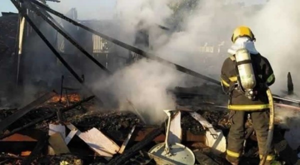 Amigo matou família antes de incendiar casa no Oeste de SC, diz polícia