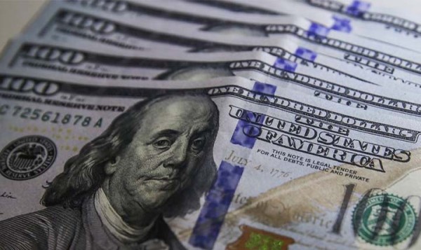 Dólar sobe para R$ 5,20 e fecha no maior nível em 11 dias