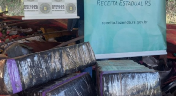 Caminhão carregado com sucata é flagrado com seis toneladas de maconha em Iraí