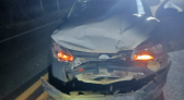 Colisão traseira entre dois carros deixa duas pessoas feridas na BR-280