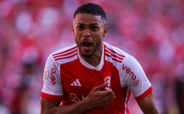 Internacional sofre transfer ban da FIFA por dívida envolvendo atacante Wanderson