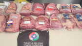 Ladrões de picanha? Homens são pegos furtando carnes em supermercado