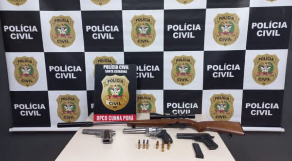 Homem é indiciado e armas de fogo são apreendidas em investigação que apura caso de violência contra os pais idosos