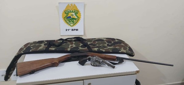Homem é preso por ameaça e posse ilegal de armas