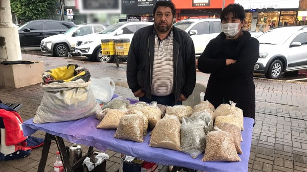 Grãos e ervas medicinais serão comercializados até domingo na praça central
