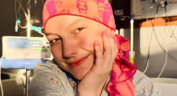 Morre Isabel Veloso, aos 19 anos, após batalha contra o câncer