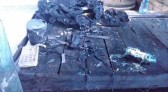 Adolescente sofre queimaduras graves após carregador de celular explodir na tomada