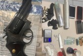 PM prende três pessoas por tráfico, associação para o tráfico e porte ilegal de arma