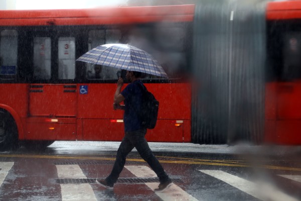 Tempestades com granizo chegam antes de ciclone e atingem três regiões do Brasil neste domingo