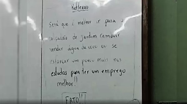 Professor expõe em sala estudante que vende água de coco e é demitido