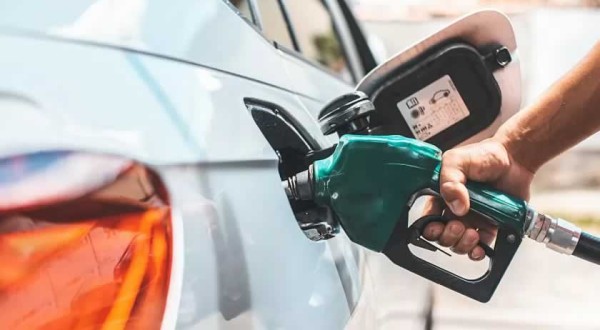 Gasolina no Brasil está 6% mais cara do que no mercado internacional