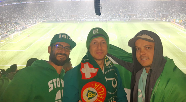 Guarujaenses vão a São Paulo assistir ao jogo do Palmeiras e comemoram o título de Campeão Brasileiro