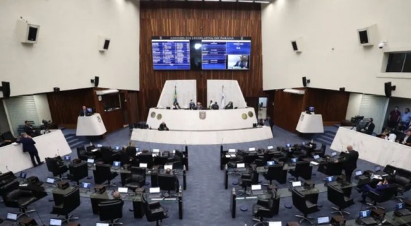 Governo do Paraná propõe aumento da alíquota do ICMS sobre energia, água mineral, bebidas alcóolicas e outros itens; veja lista