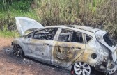 Incêndio destrói veículo às margens da Rodovia Nacional 101