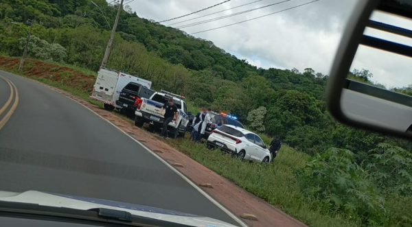 Cadáver em avançado estado de decomposição é encontrado em rodovia