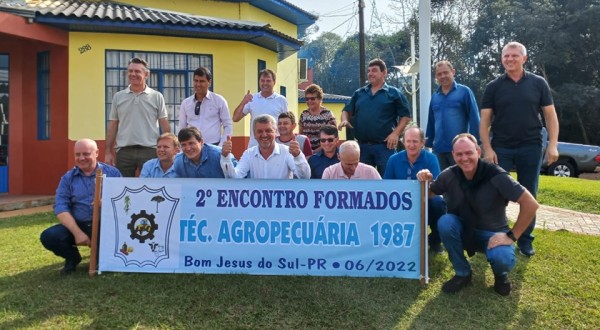 Município sedia encontro de ex-alunos em Técnico Agrícola formados no ano de 1987