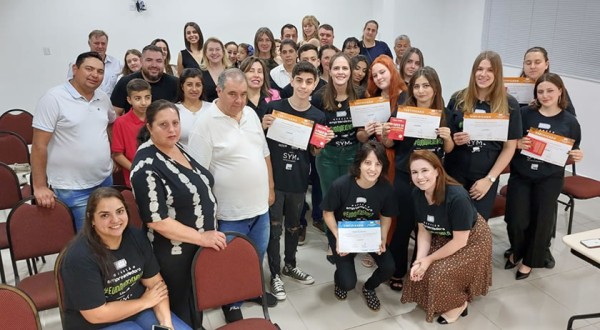 Segunda edição do projeto geração empreendedora forma turma na tri fronteira