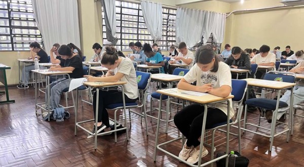 Unioeste aplica provas do Vestibular 2025; resultado será divulgado em janeiro