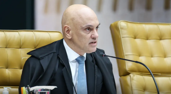 Moraes determina mandado de prisão contra Eduardo Bolsonaro
