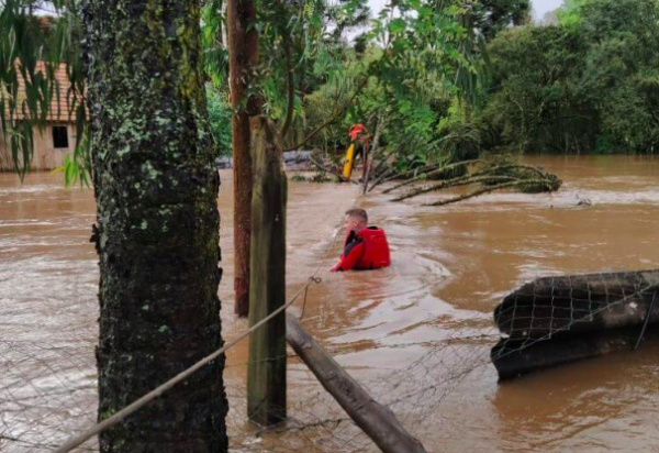 Chuvas em SC afetam 60 cidades, causam morte e mais de 400 ocorrências