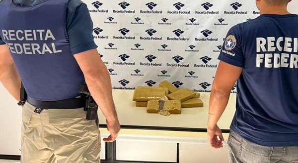 Receita Federal apreende mais de 7,5kg de maconha