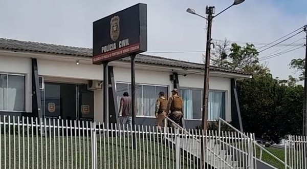Homem é preso em flagrante, suspeito de manter sua companheira em cárcere privado