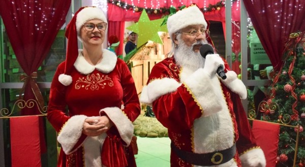 Município comemora 70 anos com a abertura das festividades Natalinas, chegada do Papai Noel e um super show na rua