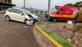 Acidente em cruzamento deixa mulher ferida e mobiliza socorro no início da manhã
