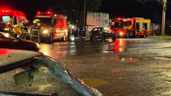 Colisão traseira na Avenida Willy Barth mobiliza equipes de resgate