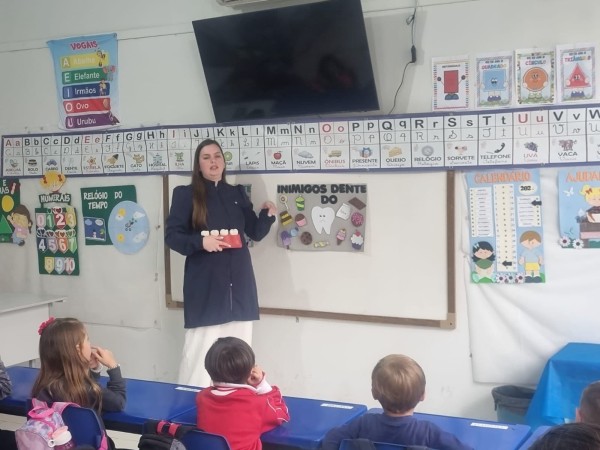 Alunos da Escola Vila Marina participam de ação sobre saúde bucal