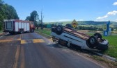 Camionete capota após colisão com carro na PR-180