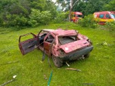 Jovem de 18 anos fica ferido em saída de pista seguida de capotamento em Itapiranga
