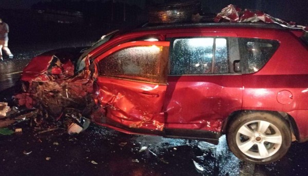 Colisão envolve dois carros e caminhão na BR-158