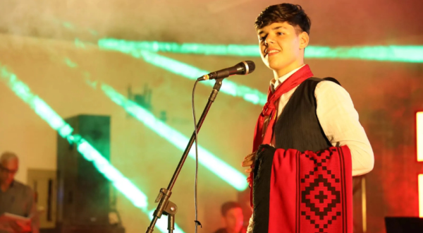 Jovem de Ampére conquista primeiro lugar em festival de música gaúcha