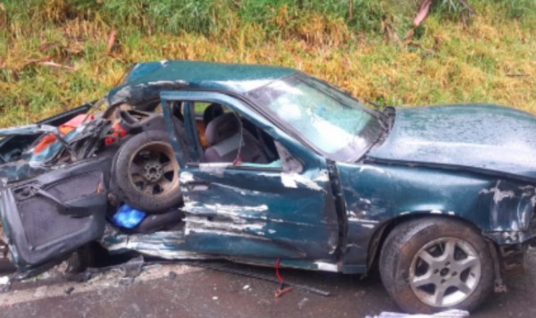 Bebê de três meses morre após grave acidente entre carro e carreta na BR-282