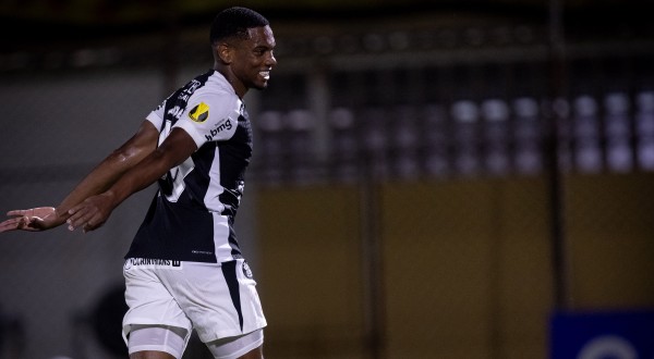 Corinthians vence o São Bernardo fora de casa e garante vaga no mata-mata do Paulistão