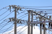 Morador é levado à delegacia após suspeita de furto de energia elétrica