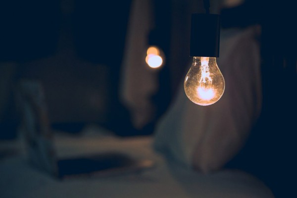 Consumidor é indenizado após ter energia elétrica interrompida 12 vezes em um mês