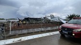 Vendaval arranca estrutura e deixa galpão de ordenha completamente destruído