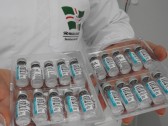 Vacina contra covid-19 fará parte do calendário de imunização de crianças e idosos a partir de 2024