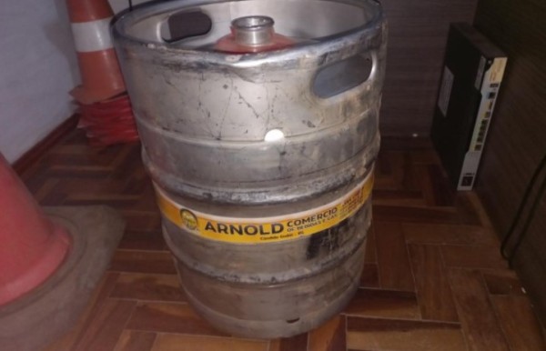 Carga de chopp é saqueada após acidente de caminhão na BR-163