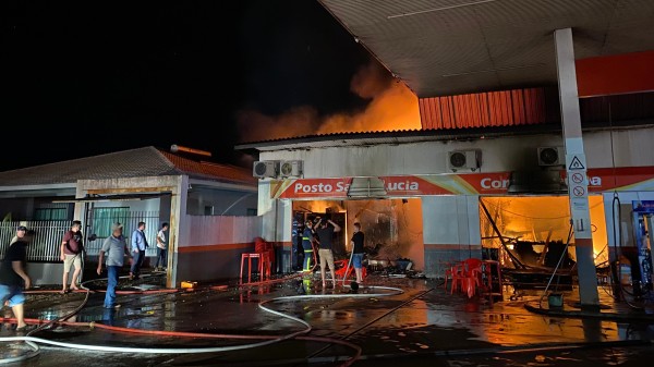 Incêndio atinge restaurante as margens da BR-163
