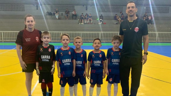 Escolinha Garra Futsal conquista vaga em cinco categorias para a final da Taça Sicoob