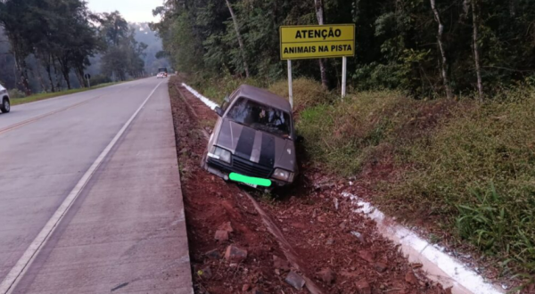 Saída de pista mobiliza Polícia Militar Rodoviária no Oeste de Santa Catarina