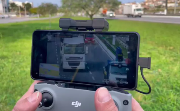 Avança na Alesc projeto que proíbe uso de radares móveis e operados por drone em rodovias de SC