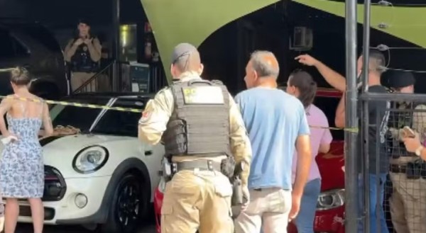 Homem morto a tiros ao lado do pai tinha sobrevivido a tentativa de homicídio em 2017