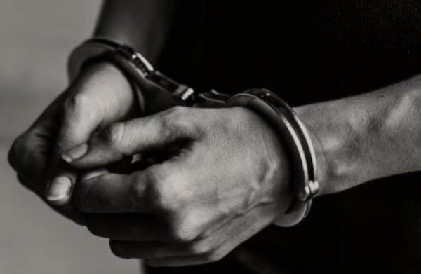 Homem é preso por não pagamento de pensão alimentícia