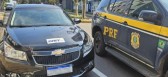 Homem é preso após colar adesivo do DNIT no carro e tentar furar bloqueio para ir a um churrasco